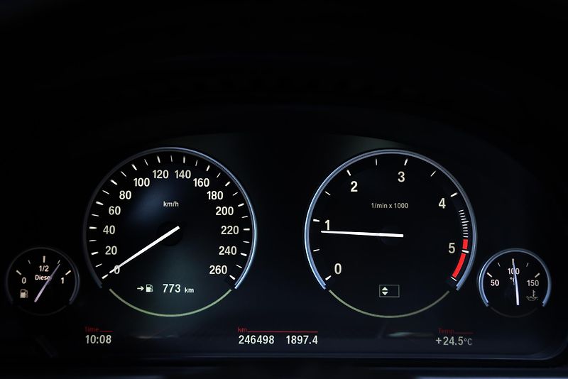 BMW Řada 5 520d M SPORT PAKET, PANORAMA - fotka 16 z 51