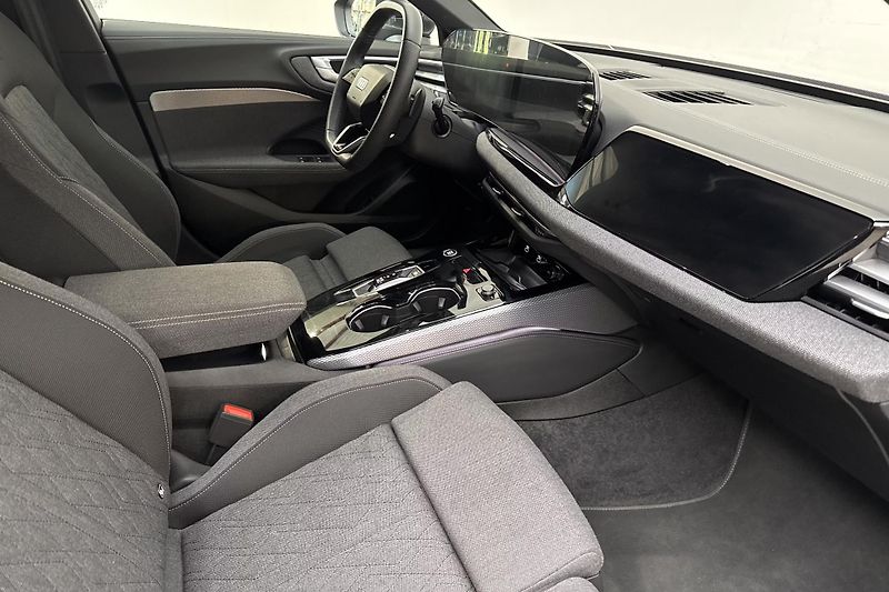Audi A5 (2025) Avant TDI quattro S line Tech+ - fotka 5 z 6