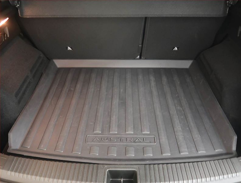 Renault Austral (2023) 1.3 T MHEV - fotka 13 z 14