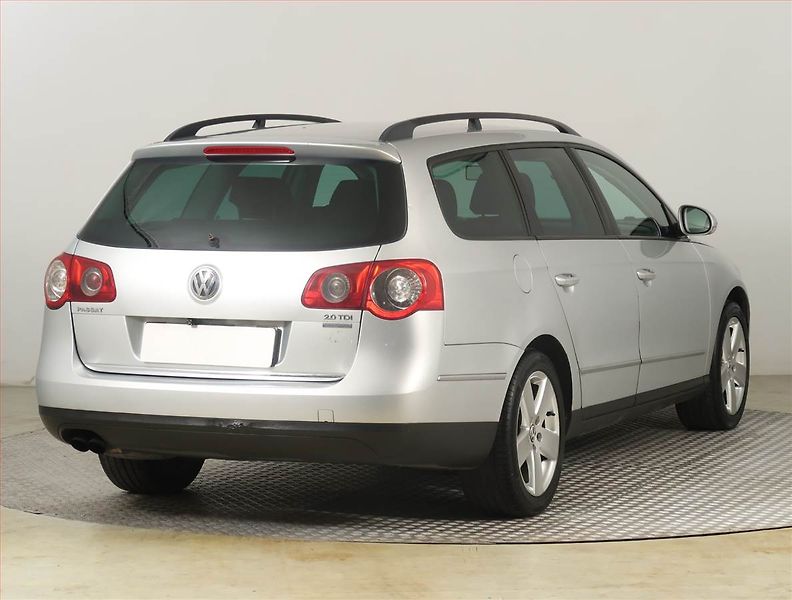 Volkswagen Passat (2006) Comfortline 2.0 TDI, 4X4 - fotka 5 z 19