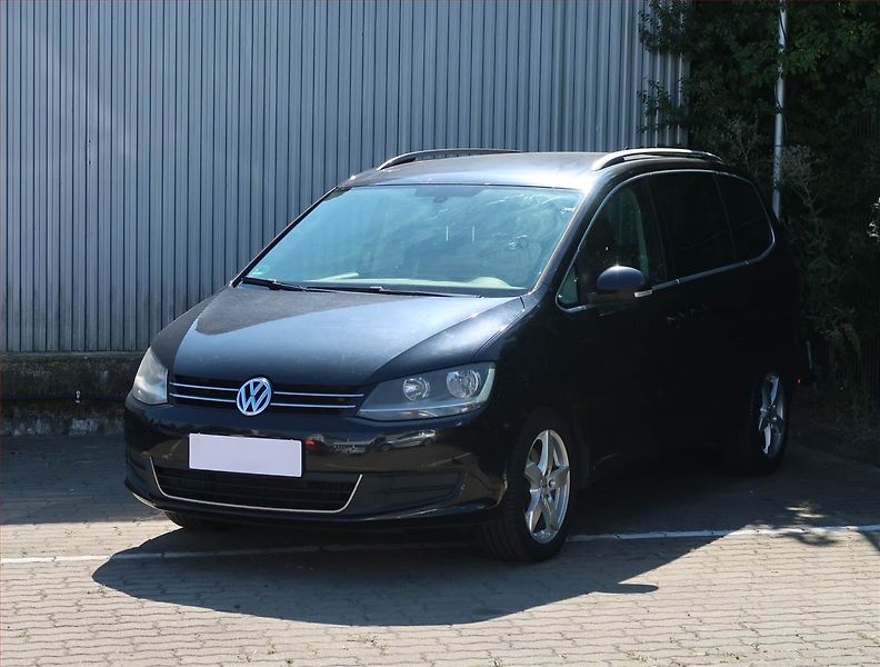 Volkswagen Sharan (2011) 2.0 TDI, Navi, Tempomat - fotka 2 z 19