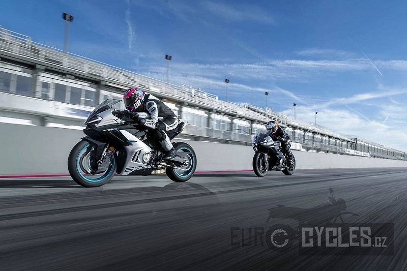 CFMOTO (2026) 675 SR-R - fotka 5 z 18