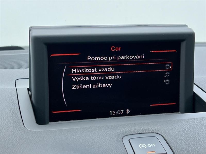 Audi A1 1,2 TFSi 63 kW S-LINE - fotka 17 z 23
