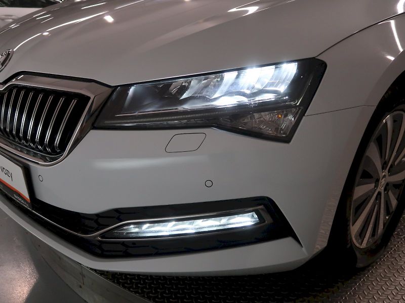 Škoda Superb (2023) STYLE 2.0TSI 140KW DSG - fotka 10 z 41