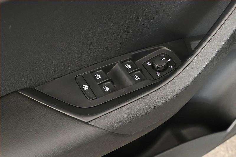 Škoda Karoq (2022) Sportline 1.5 TSI - fotka 19 z 21