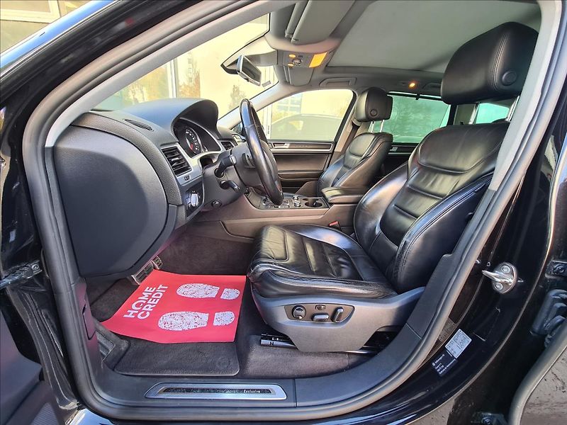 Volkswagen Touareg 4.2TDi*EXCLUSIVE*TAŽNÉ*KAM - fotka 18 z 45