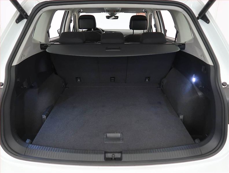 Volkswagen Tiguan Allspace (2024) Life 2.0 TDI, digi klima - fotka 14 z 28