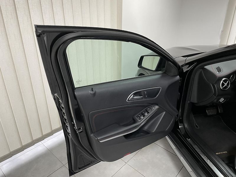 Mercedes-Benz GLA 220 CDi 4M AT ČR 1.MA.SERVISKA - fotka 19 z 24