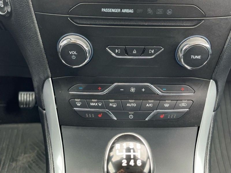 Ford S-MAX 2,0D,110kW,1MAJ,CZ,SERVISKA - fotka 11 z 14
