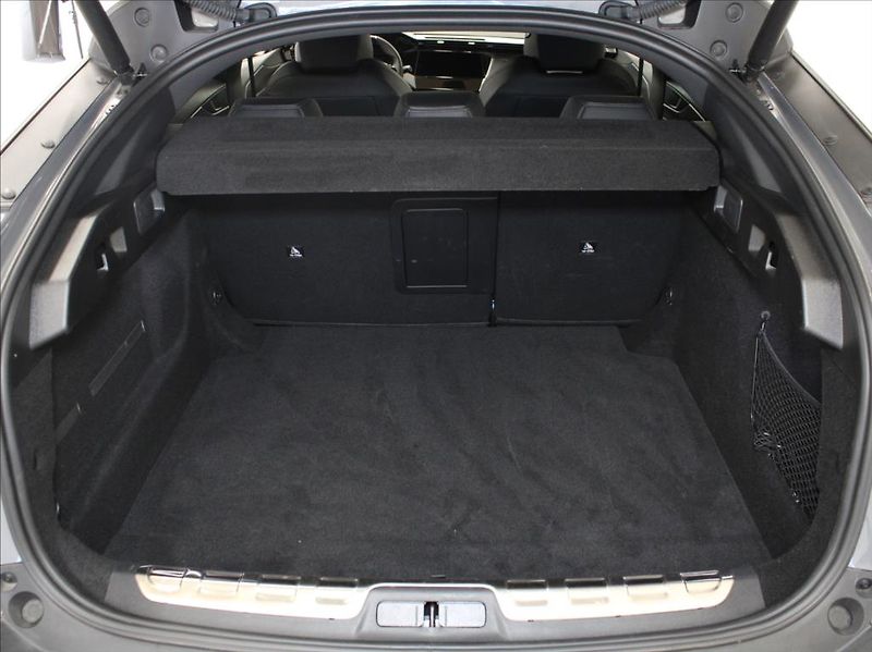 Peugeot 408 1,2 Hybrid 145k. GT-line 32tkm - fotka 22 z 24