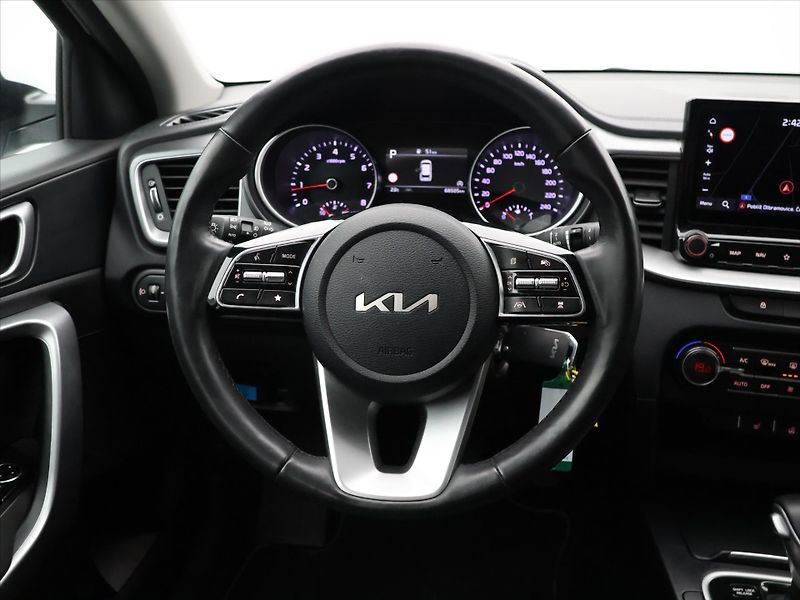 Kia Ceed 1,5 T-GDI 117kW DCT TOP DPH CZ - fotka 18 z 33