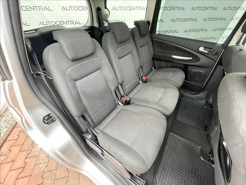 Ford Galaxy 2,0 TDCi,103kW,Titanium - fotka 24 z 27