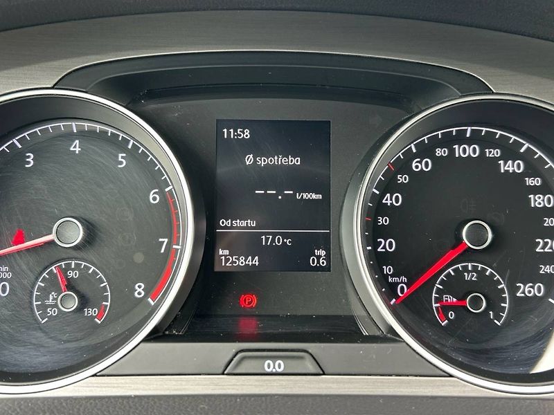 Volkswagen Golf (2016) 1.2 TSI Comfortline - fotka 24 z 32