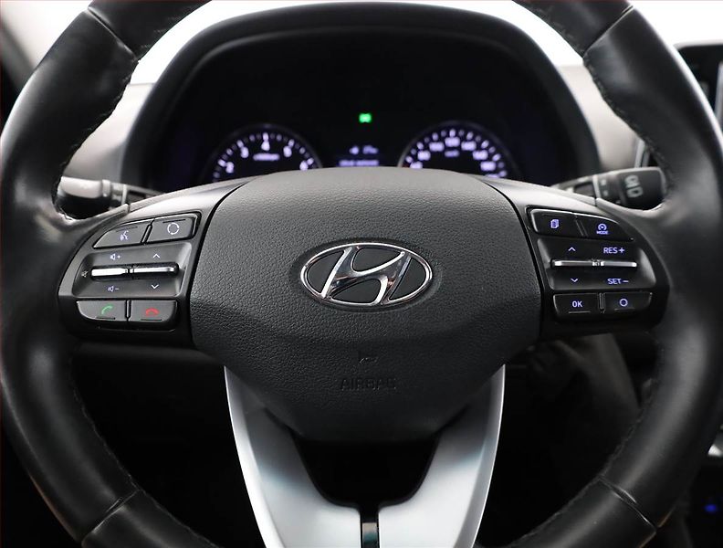 Hyundai i30 (2019) Trikolor 1.0 T-GDI, ČR,1.maj - fotka 8 z 17