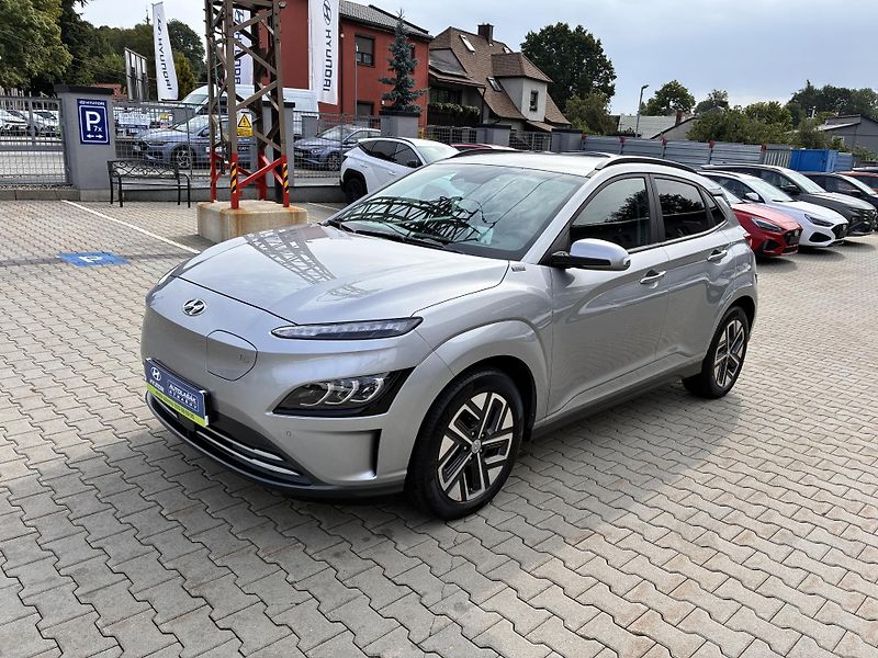 Hyundai Kona 65kWh-150KW POWER REZERVACE - fotka 3 z 45