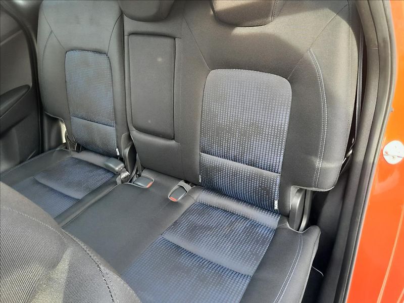 Hyundai ix20 1,6i 91 kW - fotka 21 z 49