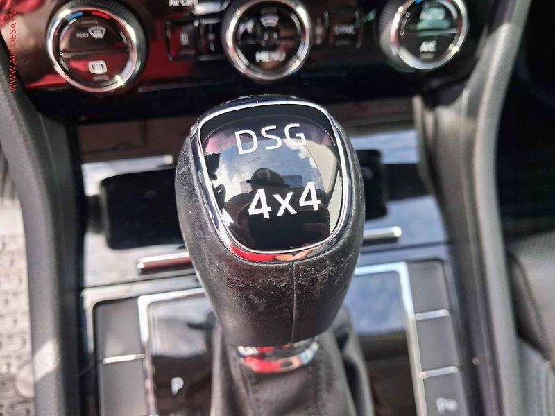 Škoda Superb (2019) 2.0TDi 4x4, ČR, L&K, DSG - fotka 17 z 24