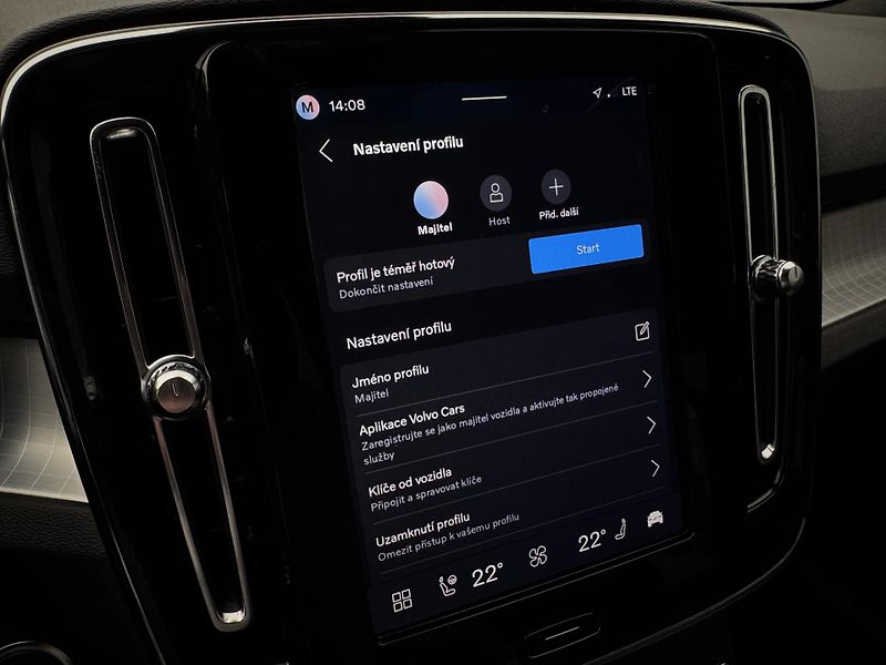 Volvo XC40 B3 DARK PLUS CZ 1.maj - fotka 41 z 48