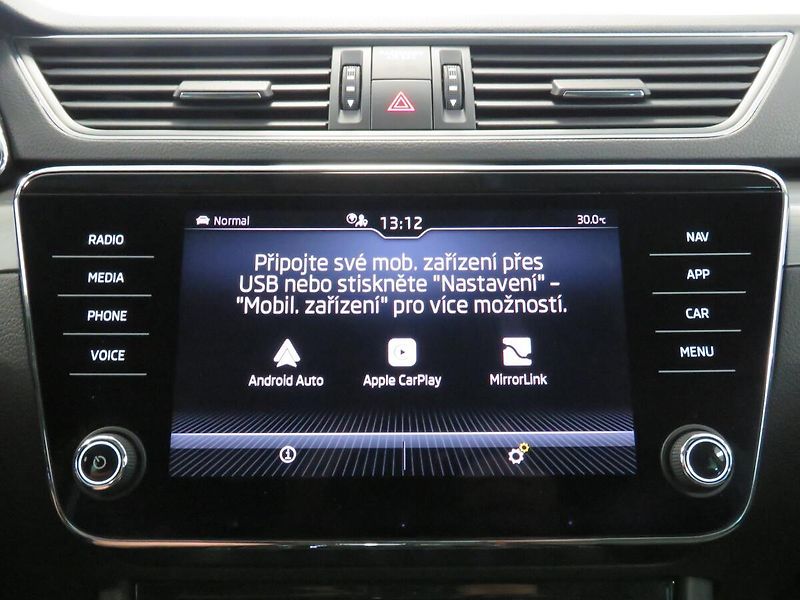 Škoda Superb - fotka 19 z 26