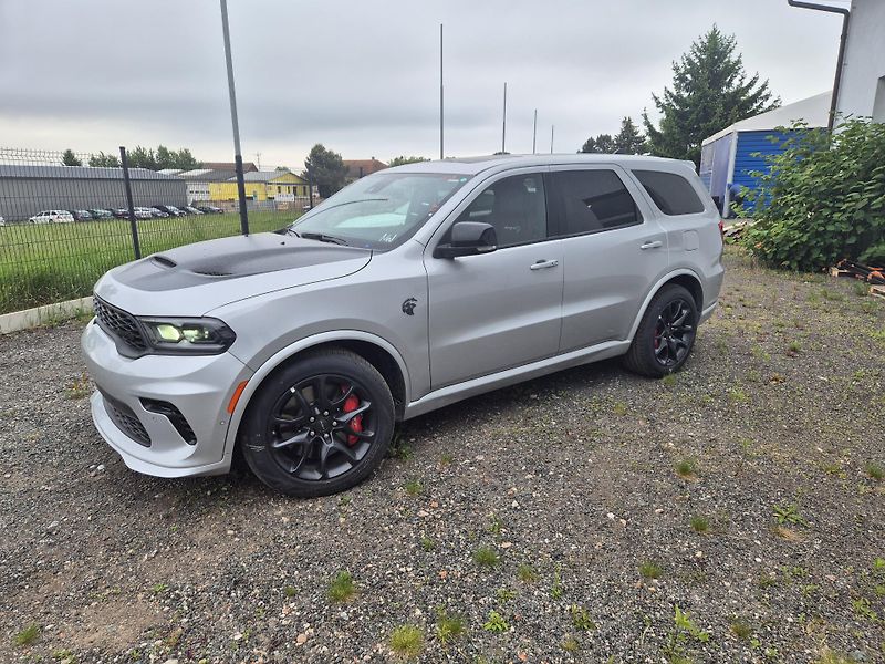 Dodge Durango (2025) SRT HELLCAT SILVER BULLET - fotka 2 z 9