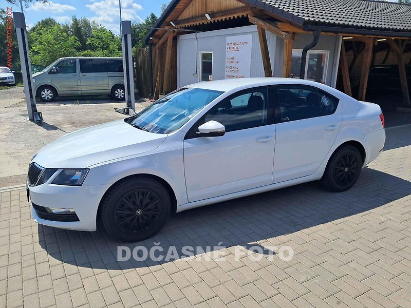 Škoda Octavia (2018) 2.0 TDi, ČR, AC, výhřev sed - fotka 1 z 3
