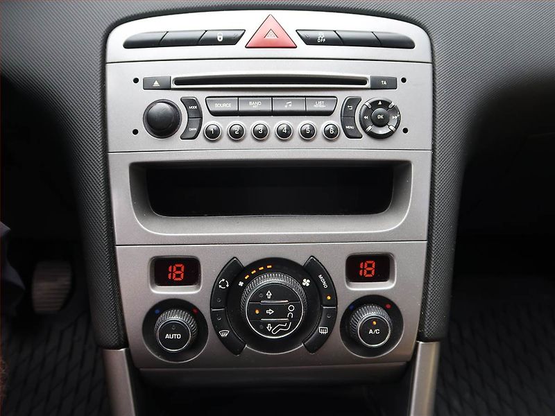 Peugeot 308 (2013) 1.6 VTi, Tempomat - fotka 12 z 16