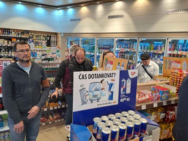 Čerpací stanice MOL napříč republikou zavedly speciální bezpečnostní opatření proti lupičům.