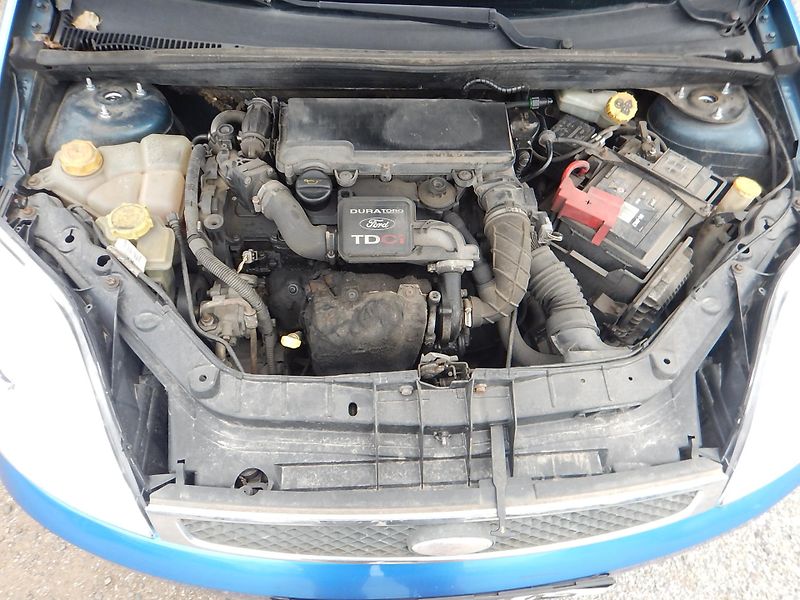 Ford Fiesta 1.4 TDCi, GHIA, KLIMA - fotka 22 z 25