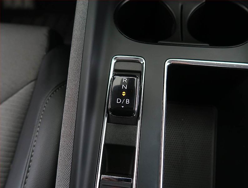 Škoda Enyaq (2023) 60 (62 kWh), SoH 92% - fotka 13 z 28