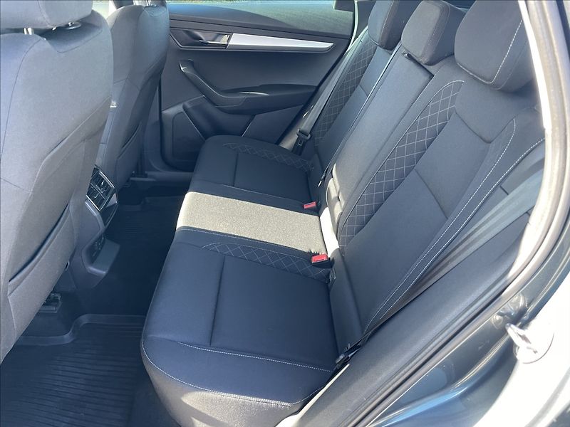 Škoda Karoq 1,0 TSi 85kw Style Tažné GPS - fotka 8 z 34