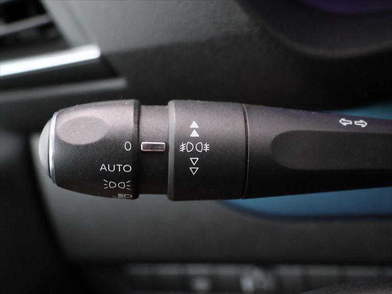 Peugeot Traveller 2,0 BlueHDi 110kW Aut.klima CZ - fotka 21 z 35