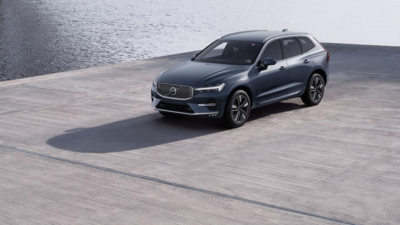 Volvo XC60 (2026) B5 AWD AUT BRIGHT PLUS  - fotka 2 z 11