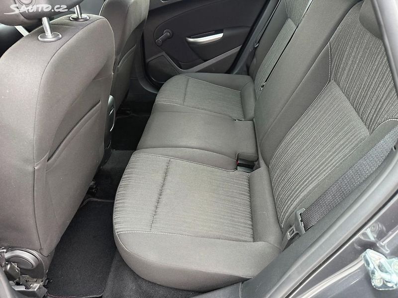 Opel Astra 1.7 CDTi 81kW - fotka 27 z 38
