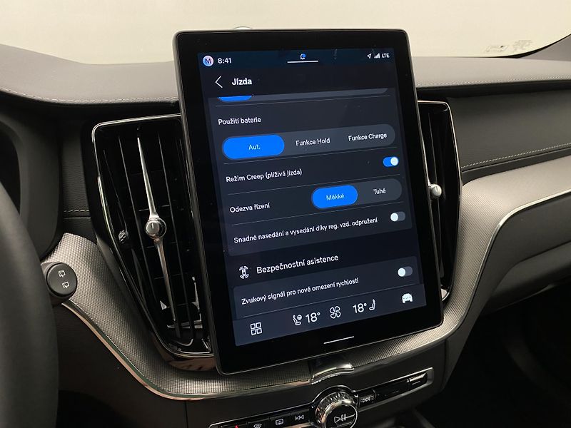 Volvo XC60 T8 AWD RECHARGE BLACK EDITION - fotka 49 z 61