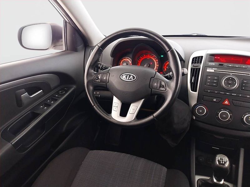 Kia Ceed (2010) 1.6 CVVT, Serv.kniha, po STK - fotka 7 z 16