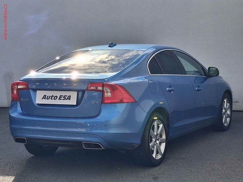 Volvo S60 (2015) 2.0 D4, ČR, servis.kniha, AT - fotka 4 z 18