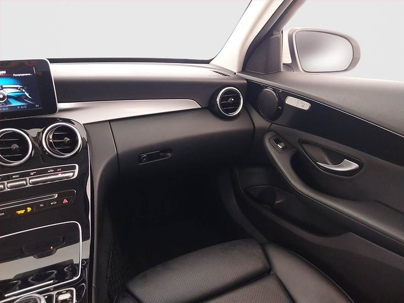 Mercedes-Benz Třídy C (2017) C 180, Automat, Kůže, Navi - fotka 8 z 23