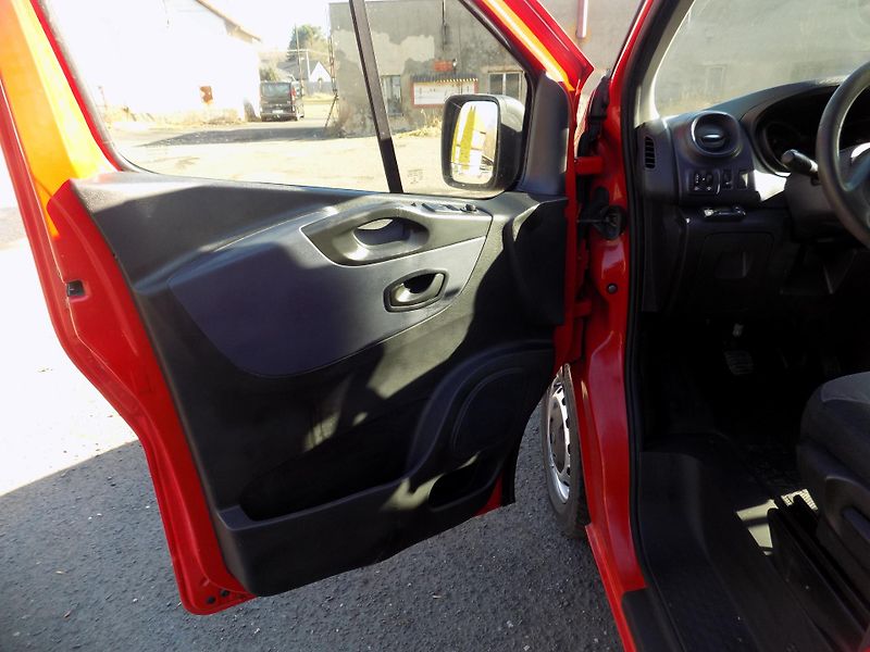 Opel Vivaro (2016) 1.6 88KW KLIMA - fotka 14 z 45