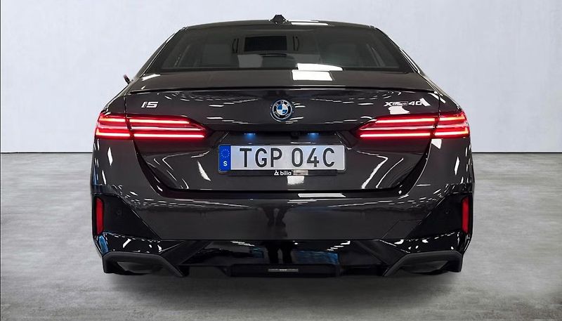 BMW i5 xDrive40 M-Sport Kam Ambient - fotka 4 z 18