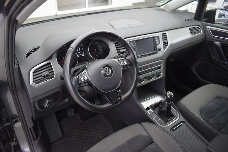 Volkswagen Golf Sportsvan 1,4 TSi, 1.maj,NAVI,XEN,LED - fotka 9 z 36