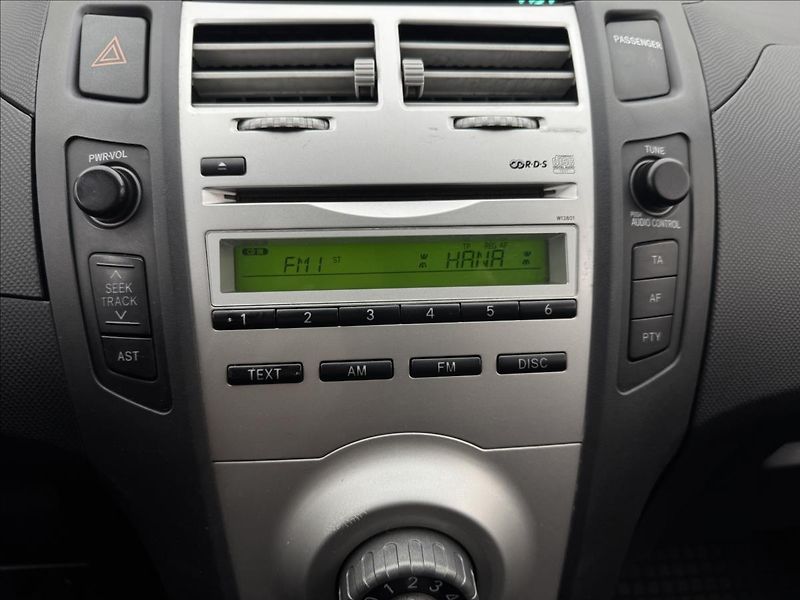 Toyota Yaris 1,3 64kW KLIMA ČR ZÁNOVNÍ LPG - fotka 11 z 23