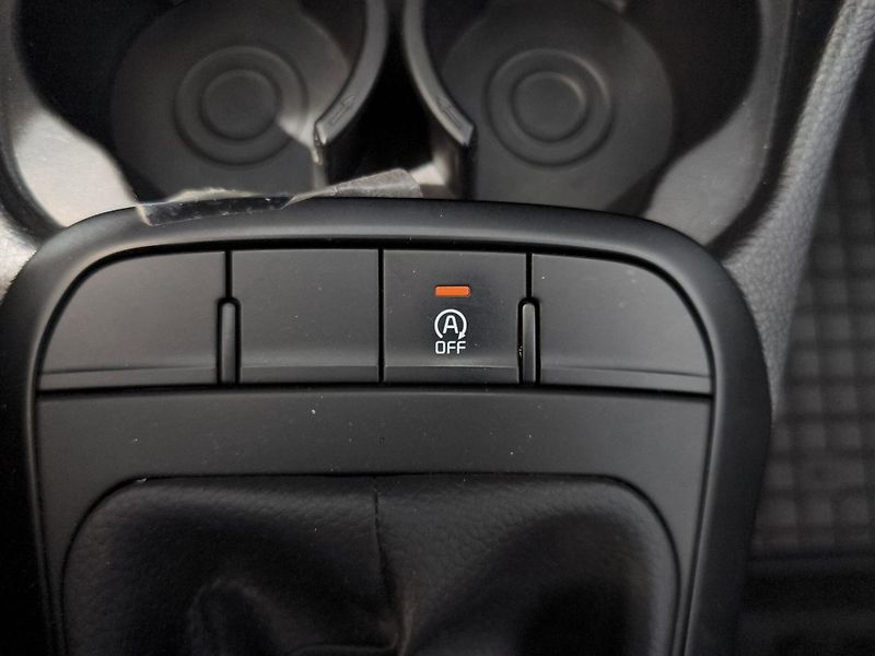 Kia Picanto (2022) COMFORT 1.0 DPi 49kW, ČR, 1 Ma - fotka 18 z 21