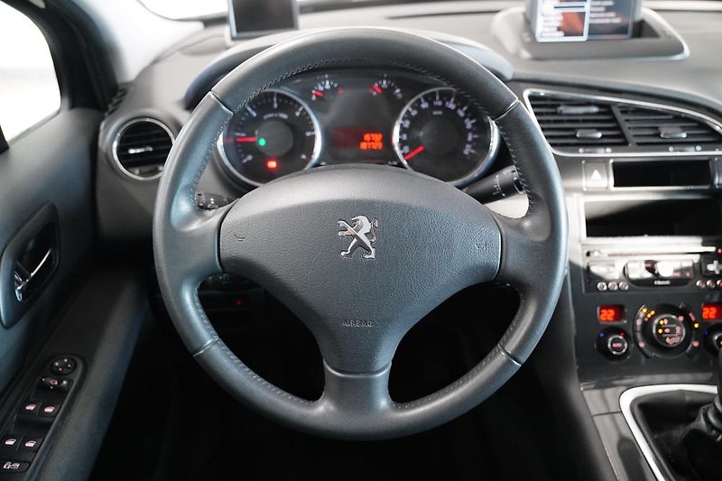 Peugeot 3008 - fotka 16 z 27