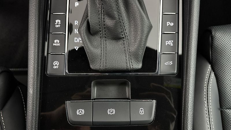 Škoda Superb 2.0 TDI DSG 4x4 L&K - fotka 27 z 32