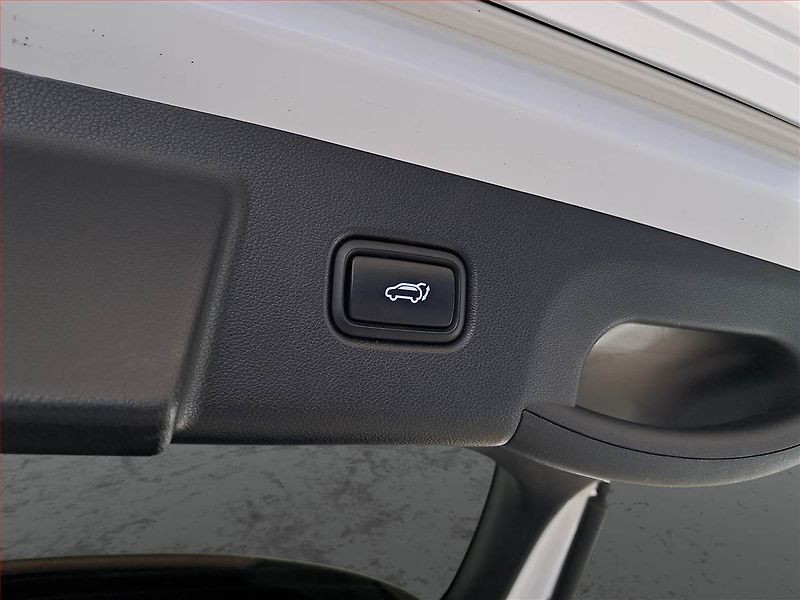 Hyundai Tucson (2022) Premium 1.6 T-GDI HEV - fotka 16 z 21