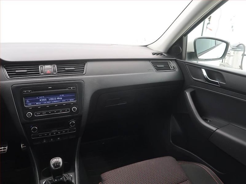 Škoda Rapid (2013) Ambition 1.2 TSI - fotka 8 z 14