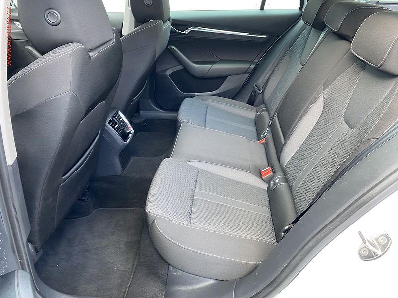 Škoda Octavia (2022) 2.0 TDi, Style, DSG, panor, - fotka 10 z 19