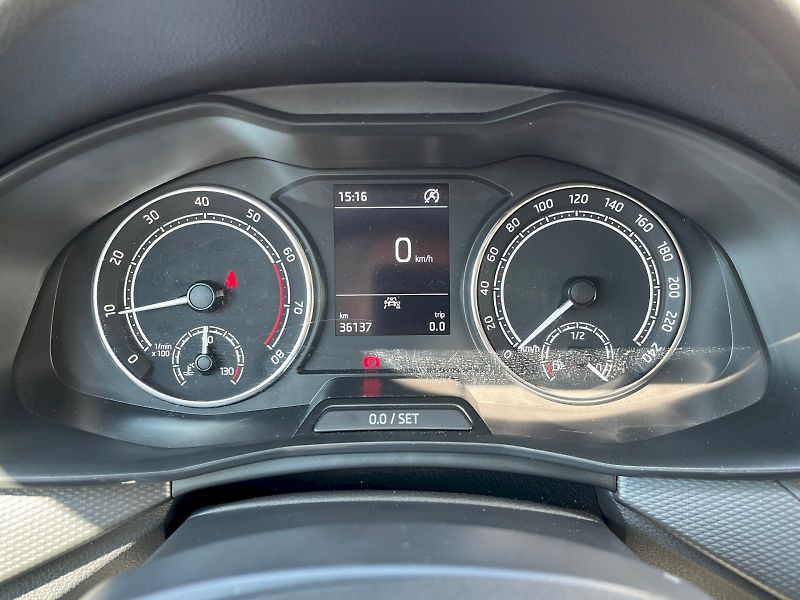 Škoda Kamiq (2023) 1.0 TSI 81 kW Ambition - fotka 25 z 28