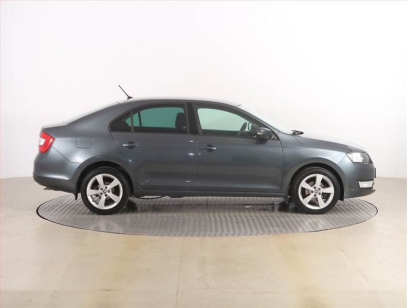 Škoda Rapid (2016) Style 1.2 TSI, Xenony - fotka 6 z 17