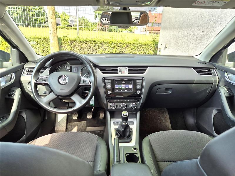 Škoda Octavia 2,0 TDI 110Kw El.Kufr Webasto! - fotka 24 z 30